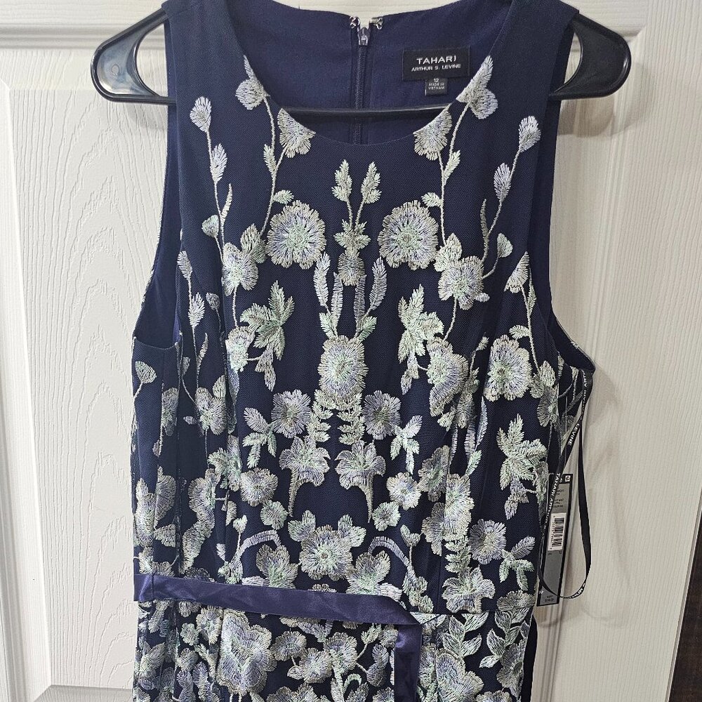 Tahari NWT Women’s Dress Size 12